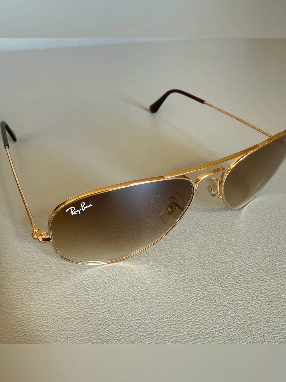 Ray-Ban RB3025 Aviator Gradient Sunglasses Light Brown / Polished Arista Gold